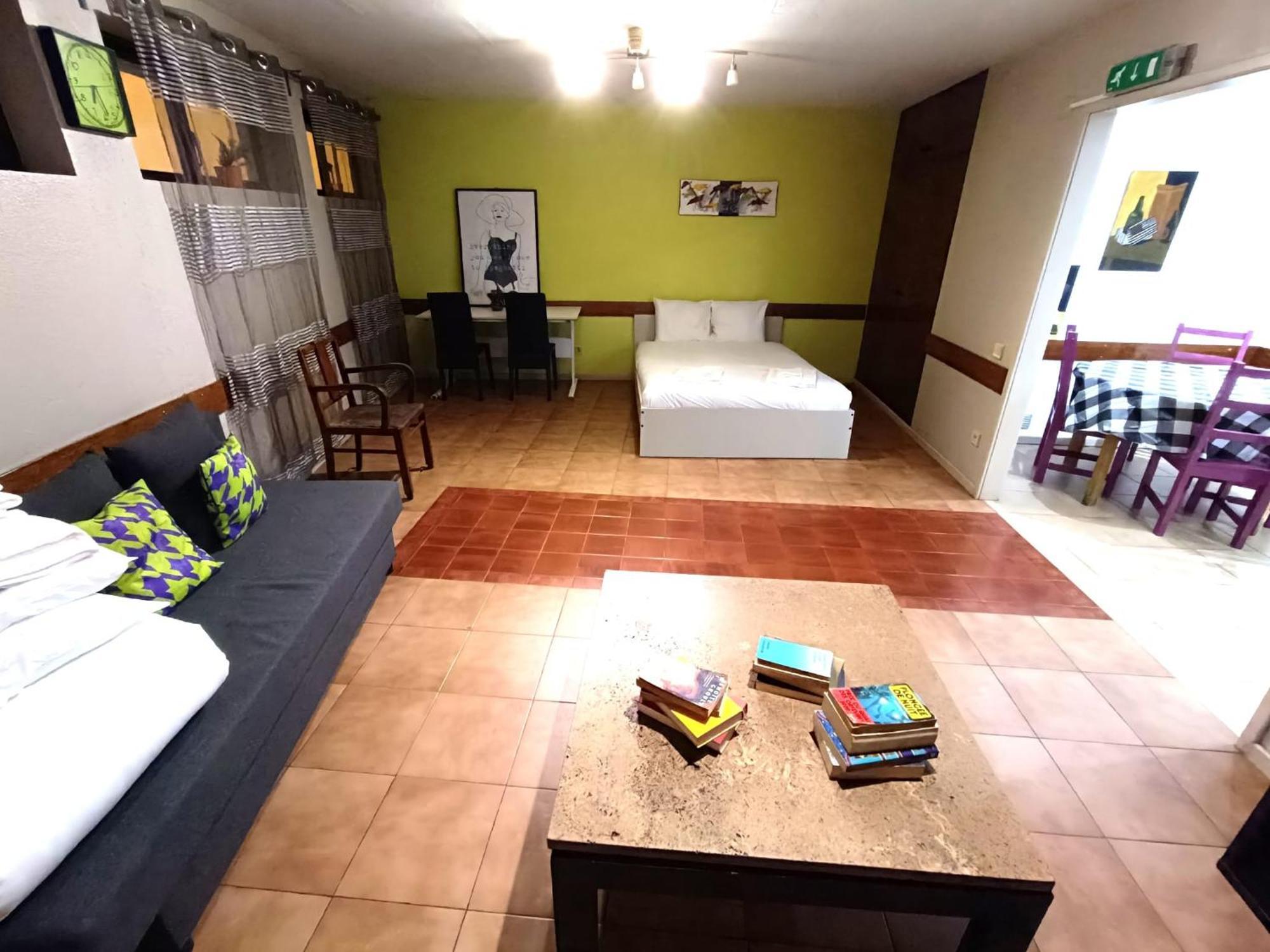 Spacious Economic Center Flat Oporto